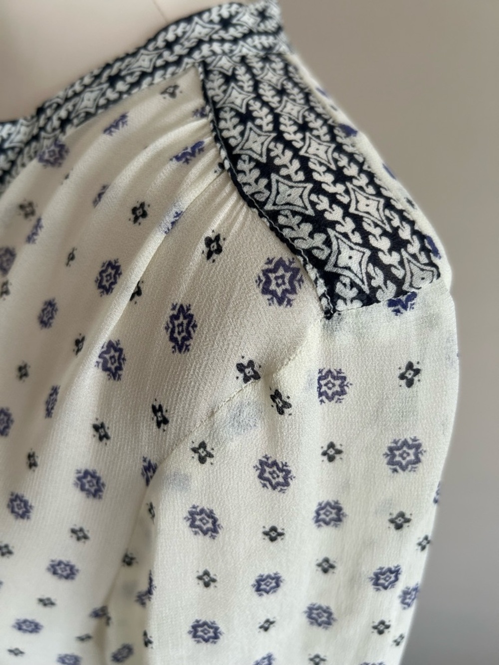 Part Two Cream/Blue Crepe Chiffon Tunic - like new. - Picture 7 of 12